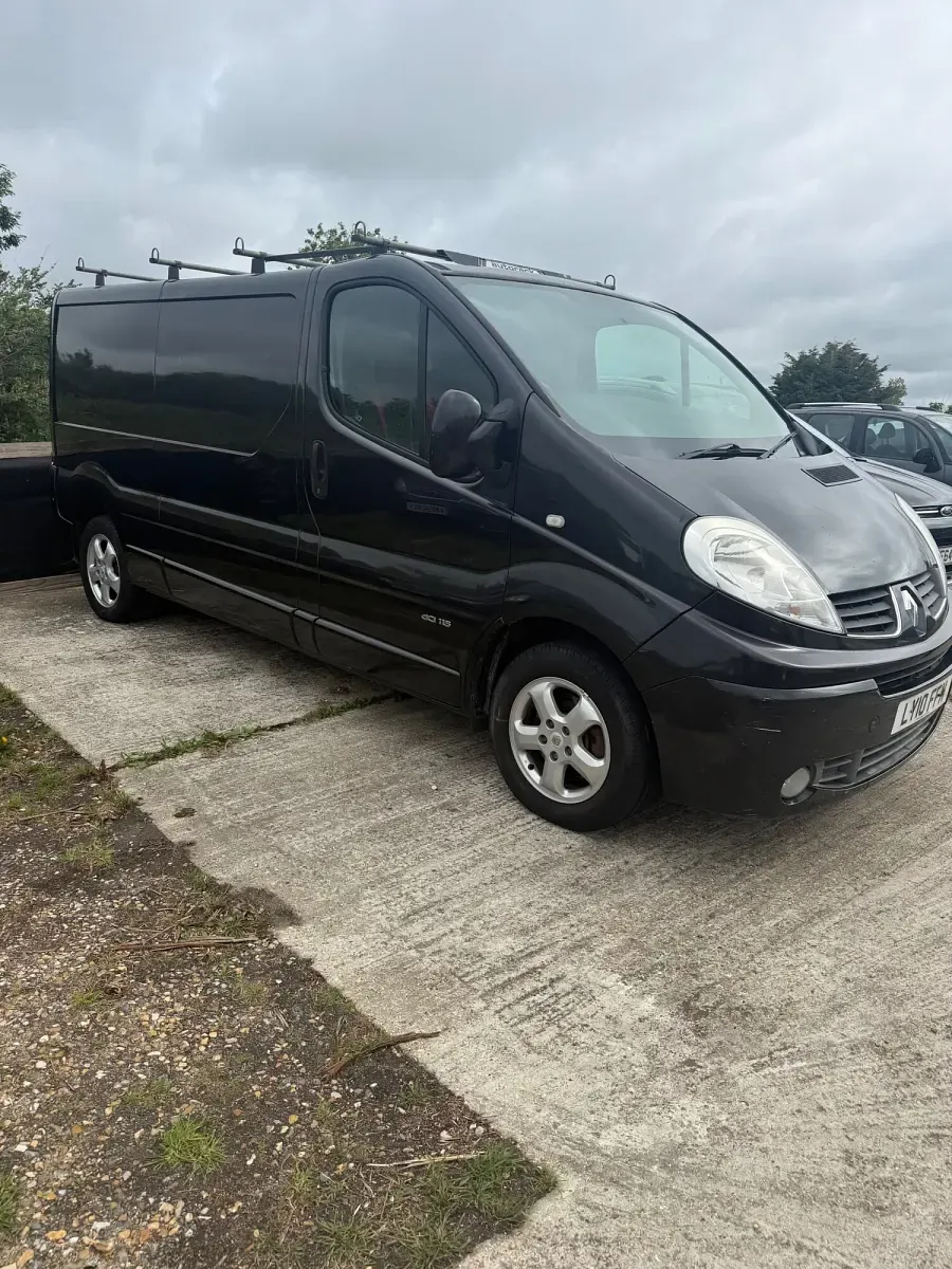 Used Renault Trafic 2010 Black MPV