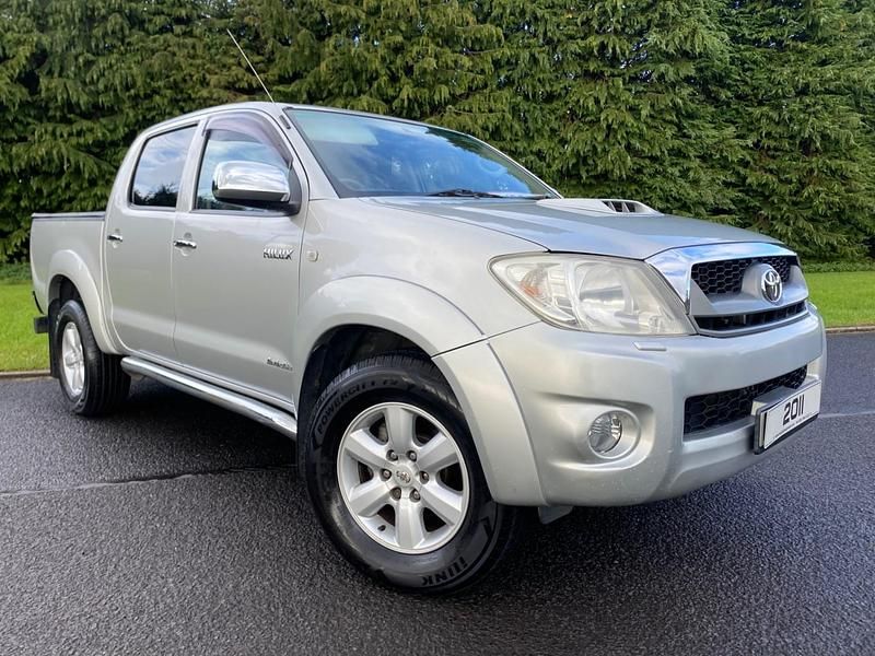Silver steel Used 2011 Toyota HiLux Plus Pickup | £9,950 - Image 1/4