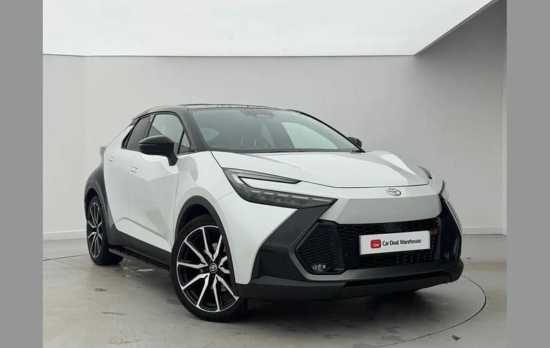 Used Toyota C-HR Sport 220 HP (161 kW) 2024 White SUV