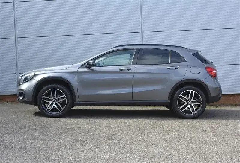 Used Mercedes GLA180 Urban 122 HP (89 kW) 2019 Grey SUV