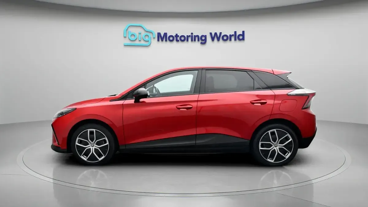 Usado MG MG4 EV Trophy 319 kW (435 CV) 2024 Rojo Utilitario