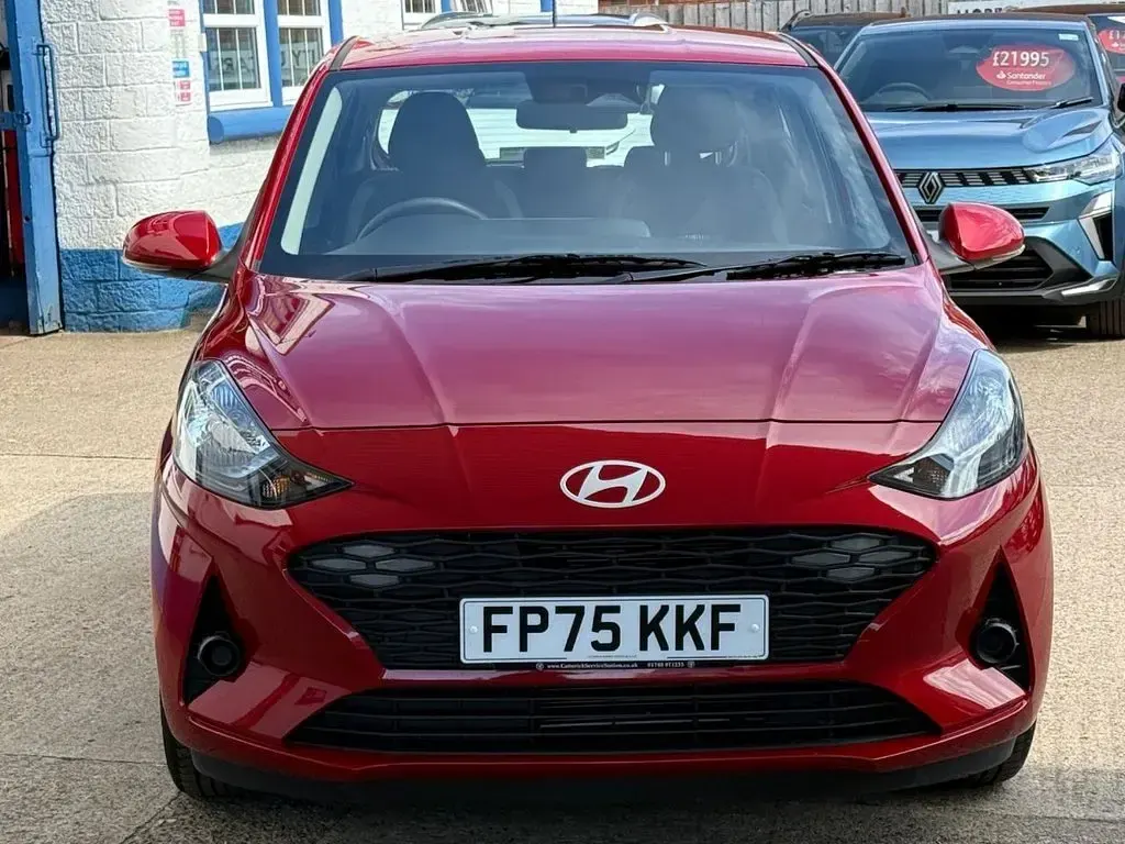 New Hyundai i10 Advanced 63 HP (46 kW) 2025 Red Hatchback