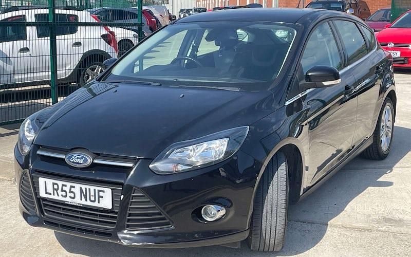 Begagnad Ford Focus Zetec 105 HK (77 kW) 2014 Halvkombi