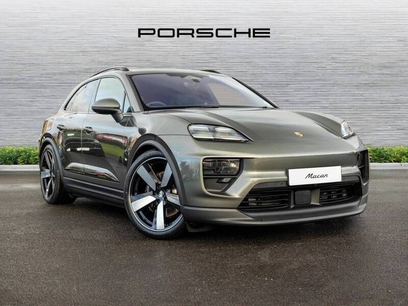 Aventurine green metallic New 2024 Porsche Macan SUV | £80,845 (Super price) - Image 1/4