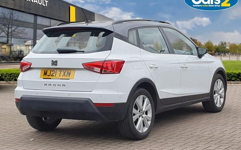 Begagnad Seat Arona SE Technology 95 HK (69 kW) 2021 Vit SUV