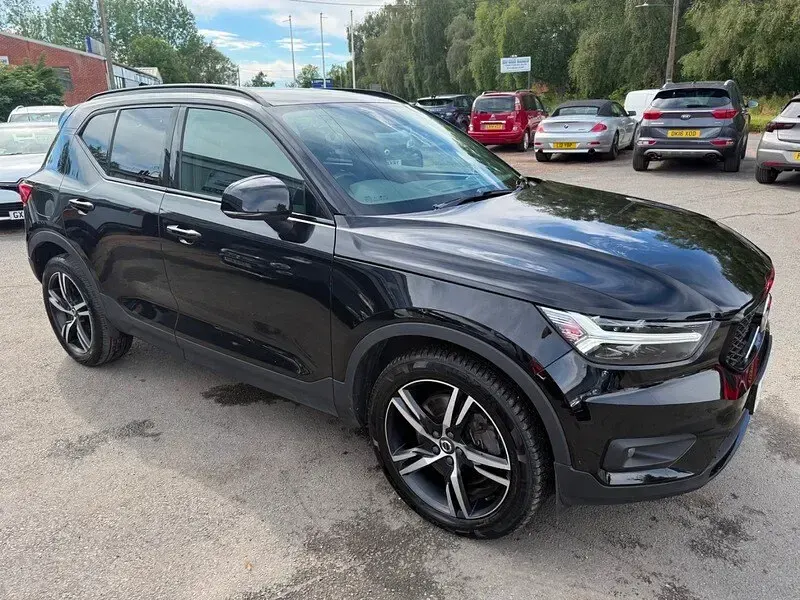 Used Volvo XC40 R-Design 208 HP (152 kW) 2021 Black SUV