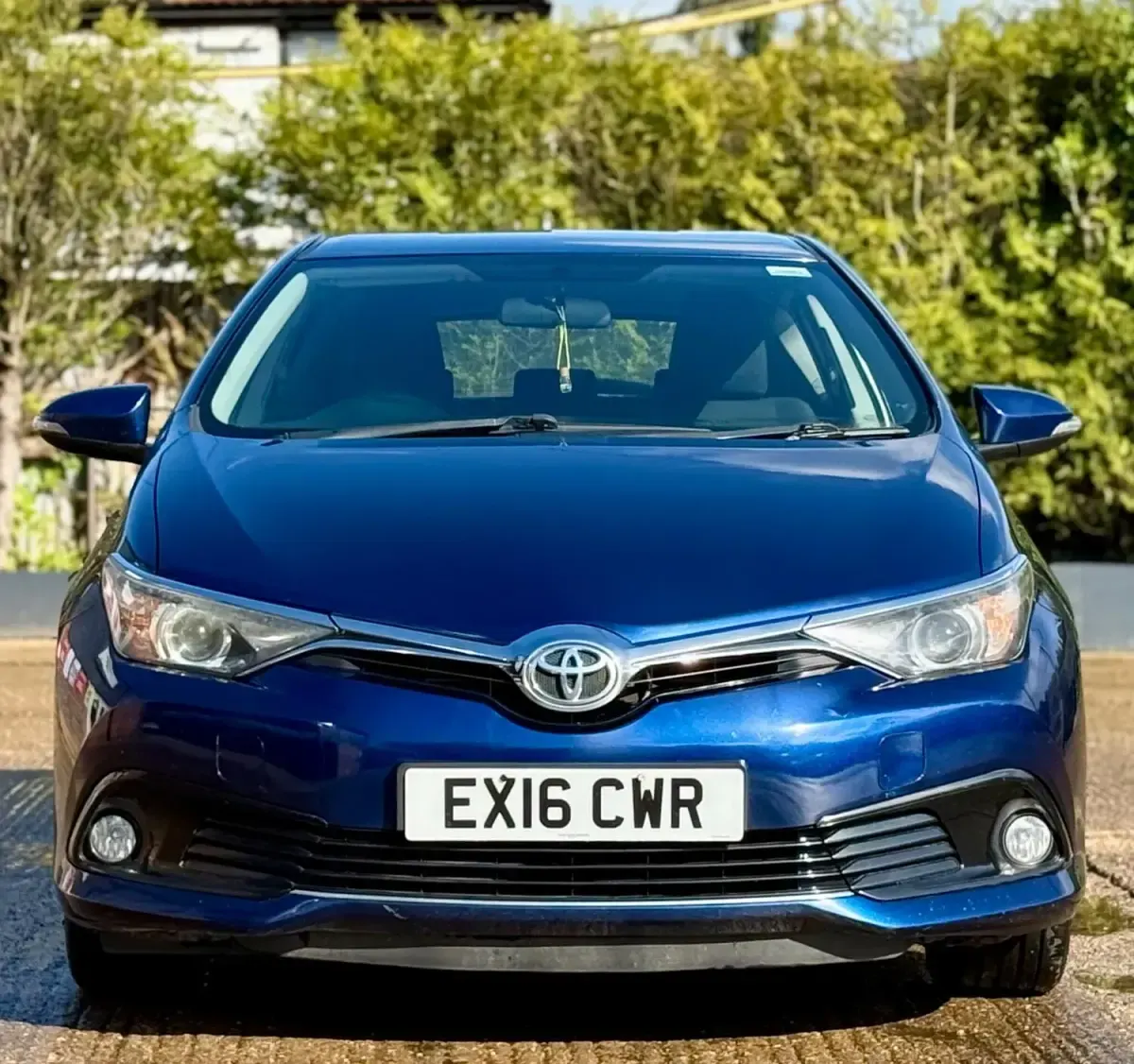 Used Toyota Auris Business Edition 112 HP (82 kW) 2016 Blue Hatchback