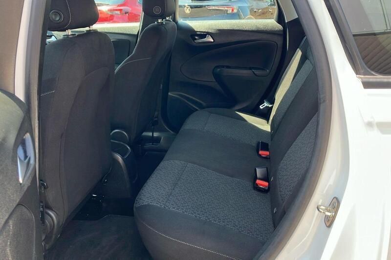 White Used 2021 Vauxhall Crossland S SUV | £11,395 (Good price) - Image 1/3