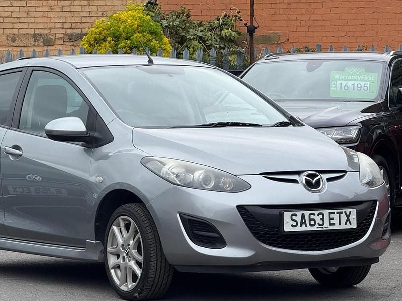 Begagnad Mazda 2 2013 Silver Halvkombi