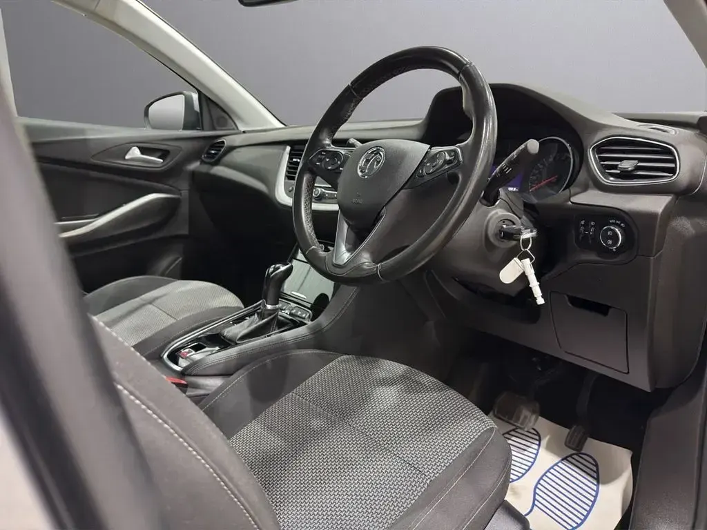 Used Vauxhall Grandland X S 130 HP (95 kW) 2021 Grey SUV
