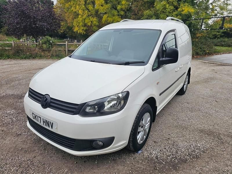 White Used 2017 VW Caddy Highline MPV | £6,499 (Fair price) - Image 1/4