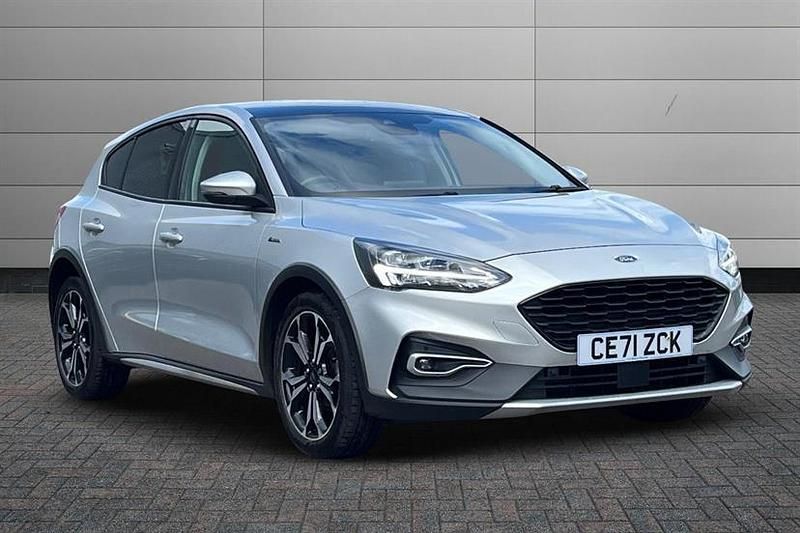 Moondust silver Used 2022 Ford Focus Active X Hatchback | £16,890 (Fair price) - Image 1/4