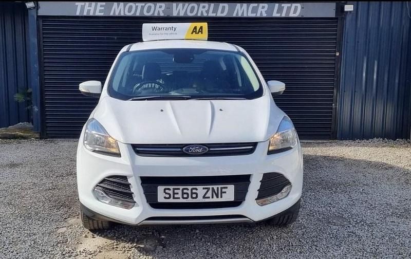 Begagnad Ford Kuga Zetec 150 HK (110 kW) 2016 Vit SUV