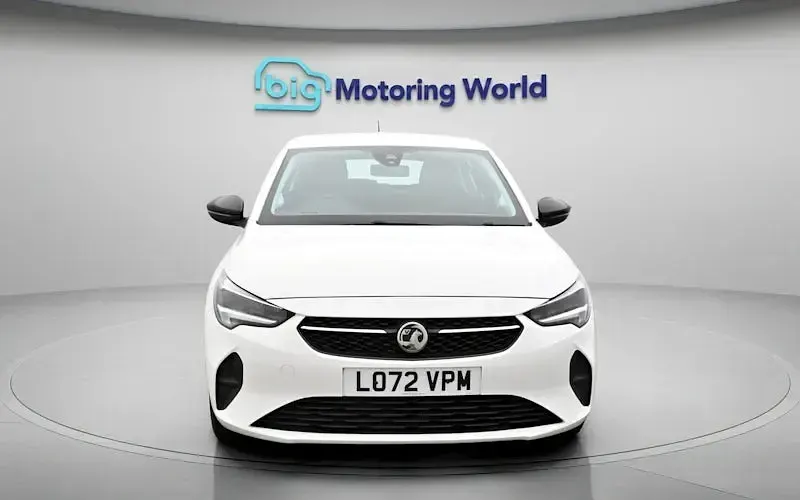 Second-hand Vauxhall Corsa Design Edition 75 CP (55 kW) 2022 Alb Hatchback