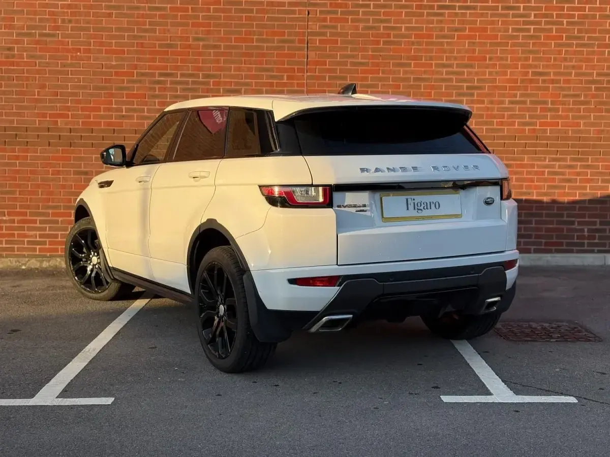 Used Land Rover Range Rover evoque HSE Dynamic 2017 White Estate