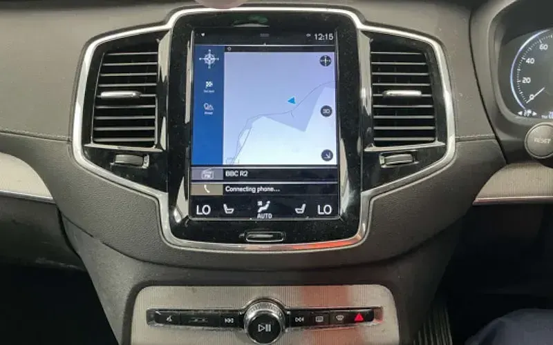 Used Volvo XC90 R-Design 235 HP (172 kW) 2018 Silver SUV