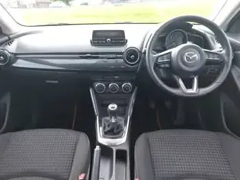 Begagnad Mazda 2 75 HK (55 kW) 2019 Grå Halvkombi
