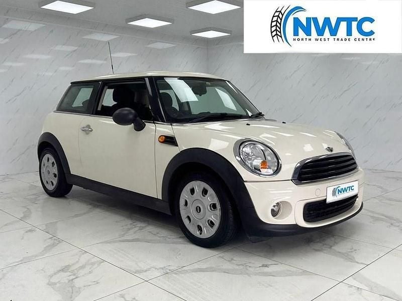 White Used 2015 Mini ONE Hatchback | £2,395 (Super price) - Image 1/4