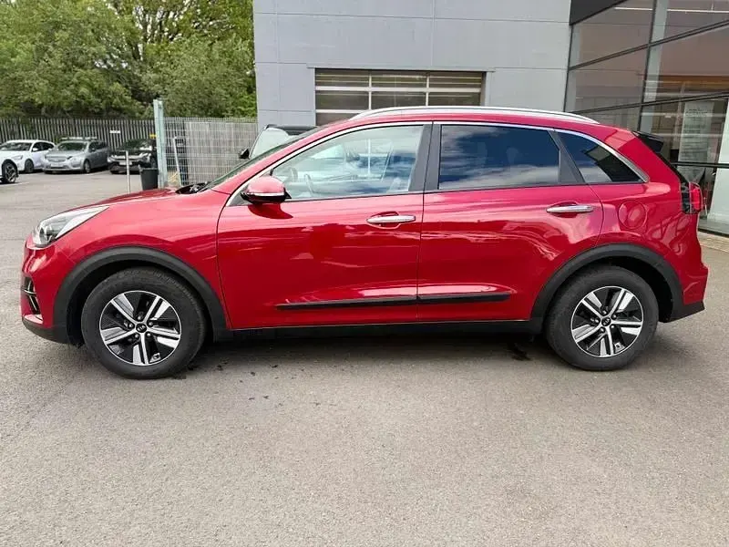 Używany Kia Niro 141 KM (103 kW) 2021 Czerwony SUV