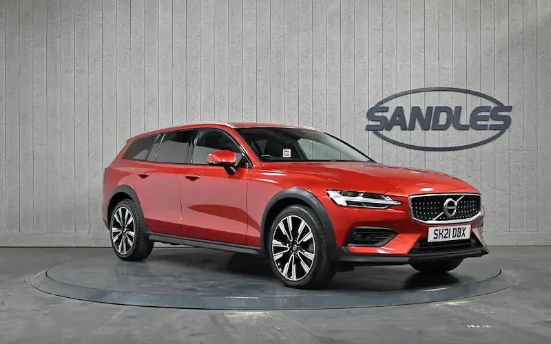 Usado Volvo V60 CC 250 HP (183 kW) 2021 Carrinha