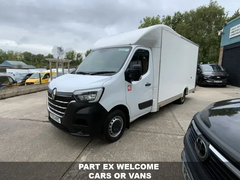 Used Renault Master 144 HP (105 kW) 2023 White Van