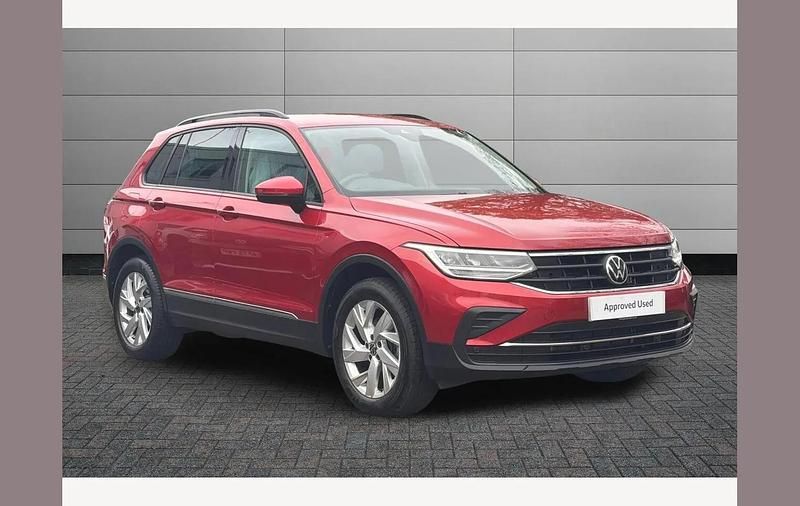 Red Used 2021 VW Tiguan Life SUV | £20,495 (Fair price) - Image 1/3