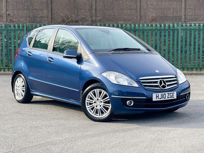 Begagnad Mercedes A160 Elegance 2010 Blå Halvkombi