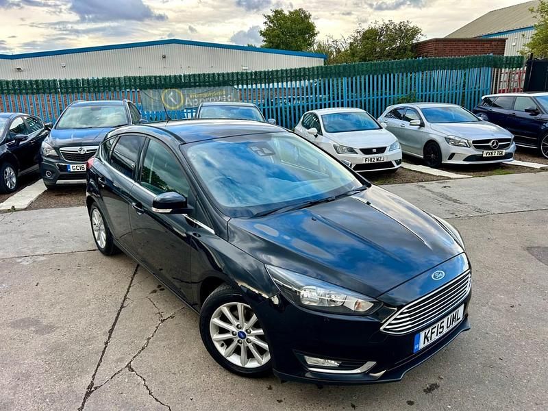 Black Used 2015 Ford Focus Titanium Hatchback | £6,250 (Good price) - Image 1/4