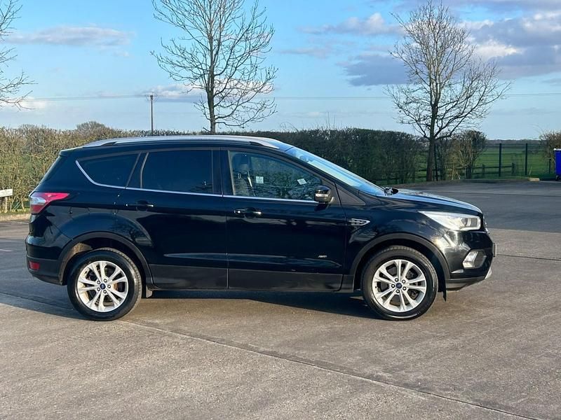 Used Ford Kuga Titanium 180 HP (132 kW) 2017 Black SUV