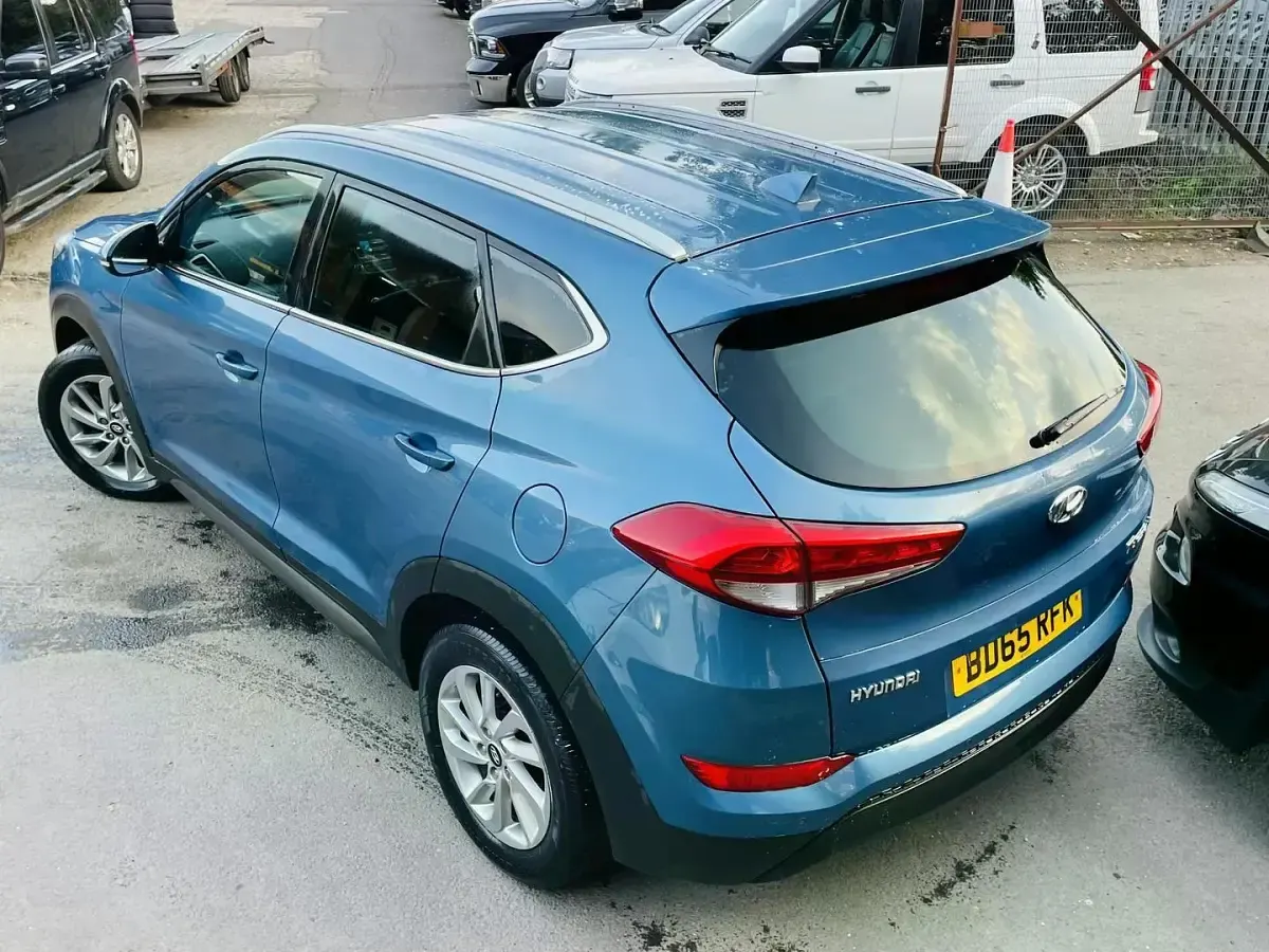 Second-hand Hyundai Tucson Premium 116 CP (85 kW) 2015 Albastru SUV