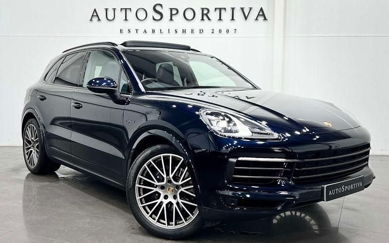 Used 2023 Porsche Cayenne Platinum Edition SUV | £62,990 (Fair price) - Image 1/3
