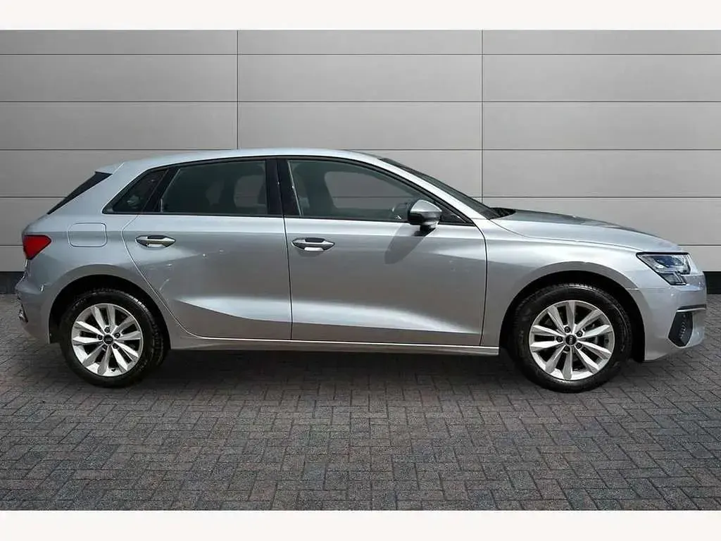 Used Audi A3 Comfort 110 HP (80 kW) 2022 Floret silver Sedan