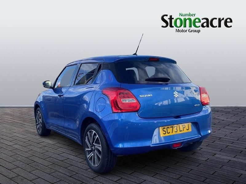 Usado Suzuki Swift SZ5 83 HP (61 kW) 2024 Azul Citadino