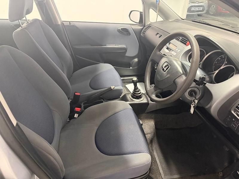 Used Honda Jazz S 82 HP (60 kW) 2003 Silver Hatchback