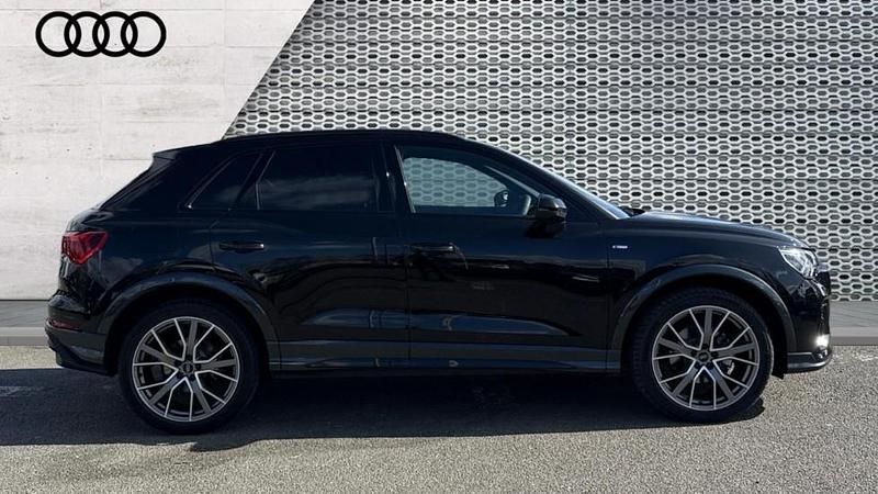 Begagnad Audi Q3 Black Edition 150 HK (110 kW) 2025 Svart SUV