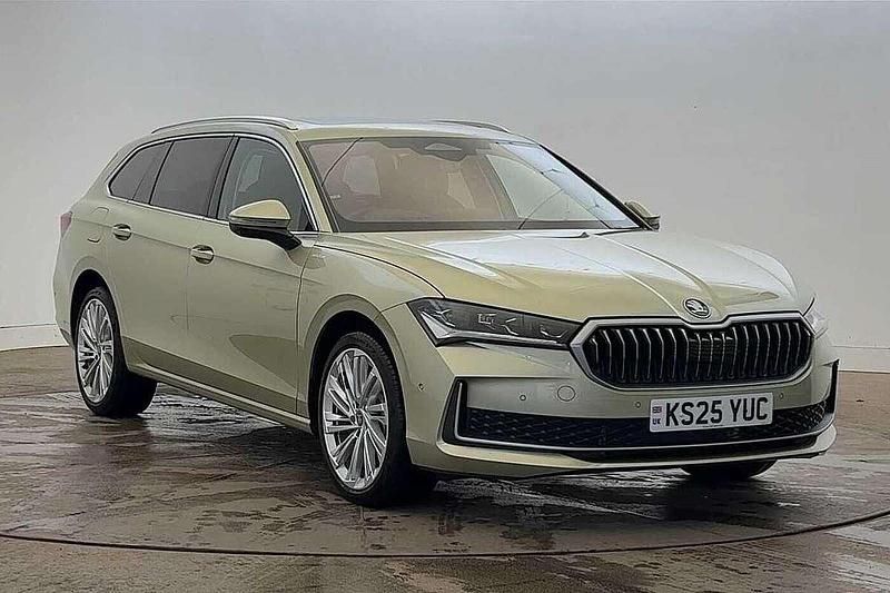 Ice tea yellow metallic Used 2025 Skoda Superb LAURIN & KLEMENT Estate | £37,990 - Image 1/4