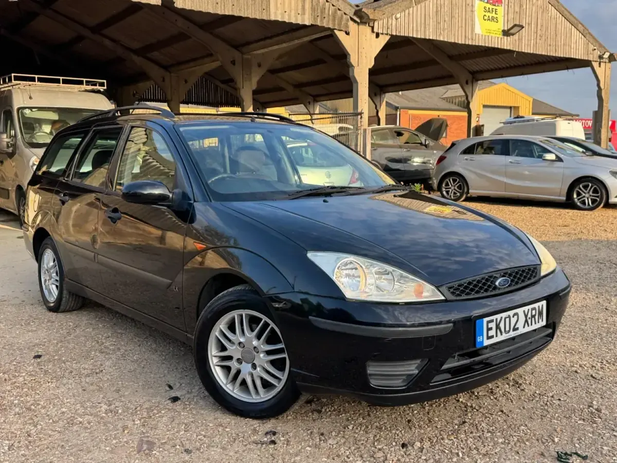 Begagnad Ford Focus 100 HK (73 kW) 2002 Svart Kombi