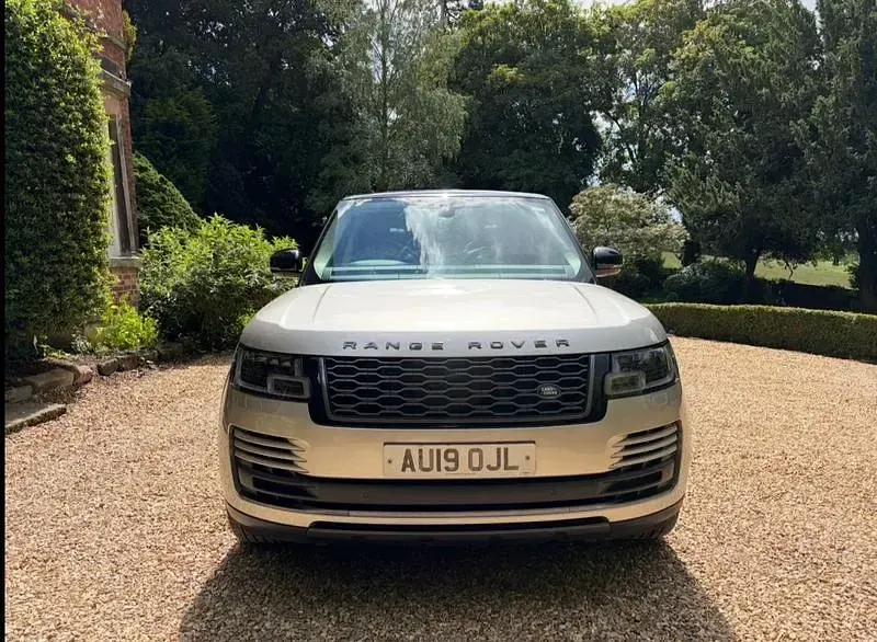 Used Land Rover Range Rover S 275 HP (202 kW) 2019 Silver SUV