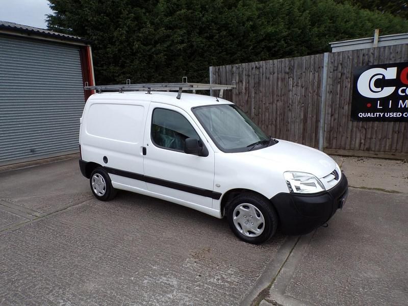 Second-hand Peugeot Partner 69 CP (50 kW) 2006 Alb Monovolum