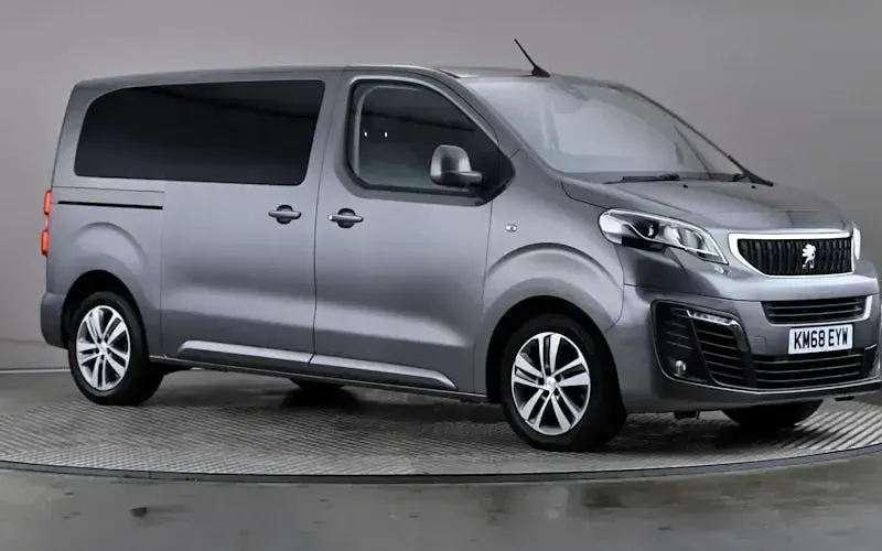 Used Peugeot Traveller Allure 177 HP (130 kW) 2018 MPV