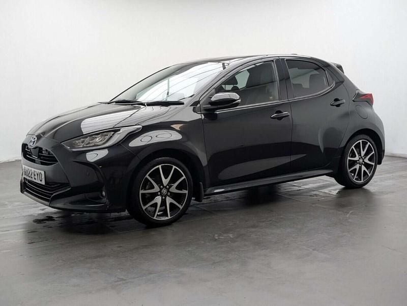 Used Toyota Yaris Hybrid 116 HP (85 kW) 2021 Black Hatchback