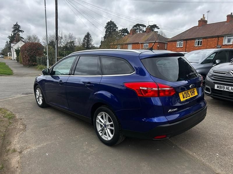 Used Ford Focus Zetec 115 HP (84 kW) 2015 Blue Estate