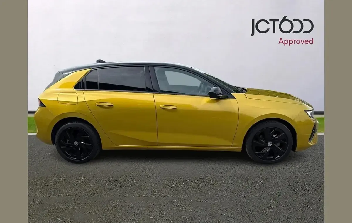Used Vauxhall Astra 128 HP (94 kW) 2023 Other Hatchback