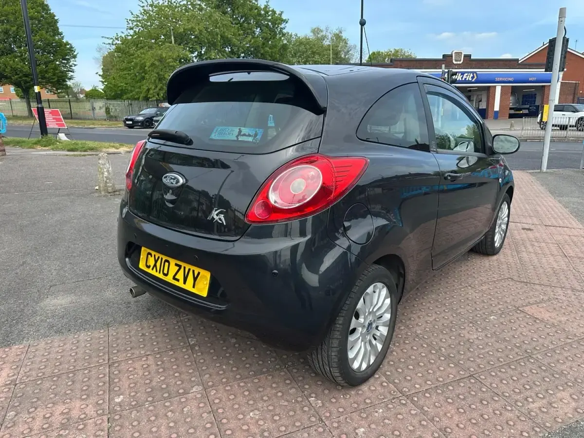 Używany Ford Ka Zetec 2010 Czarny Hatchback