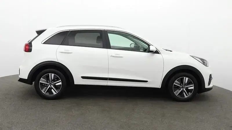Used Kia Niro 139 HP (102 kW) 2022 White SUV