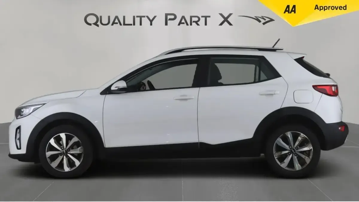 Second-hand Kia Stonic 100 CP (73 kW) 2023 Alb SUV