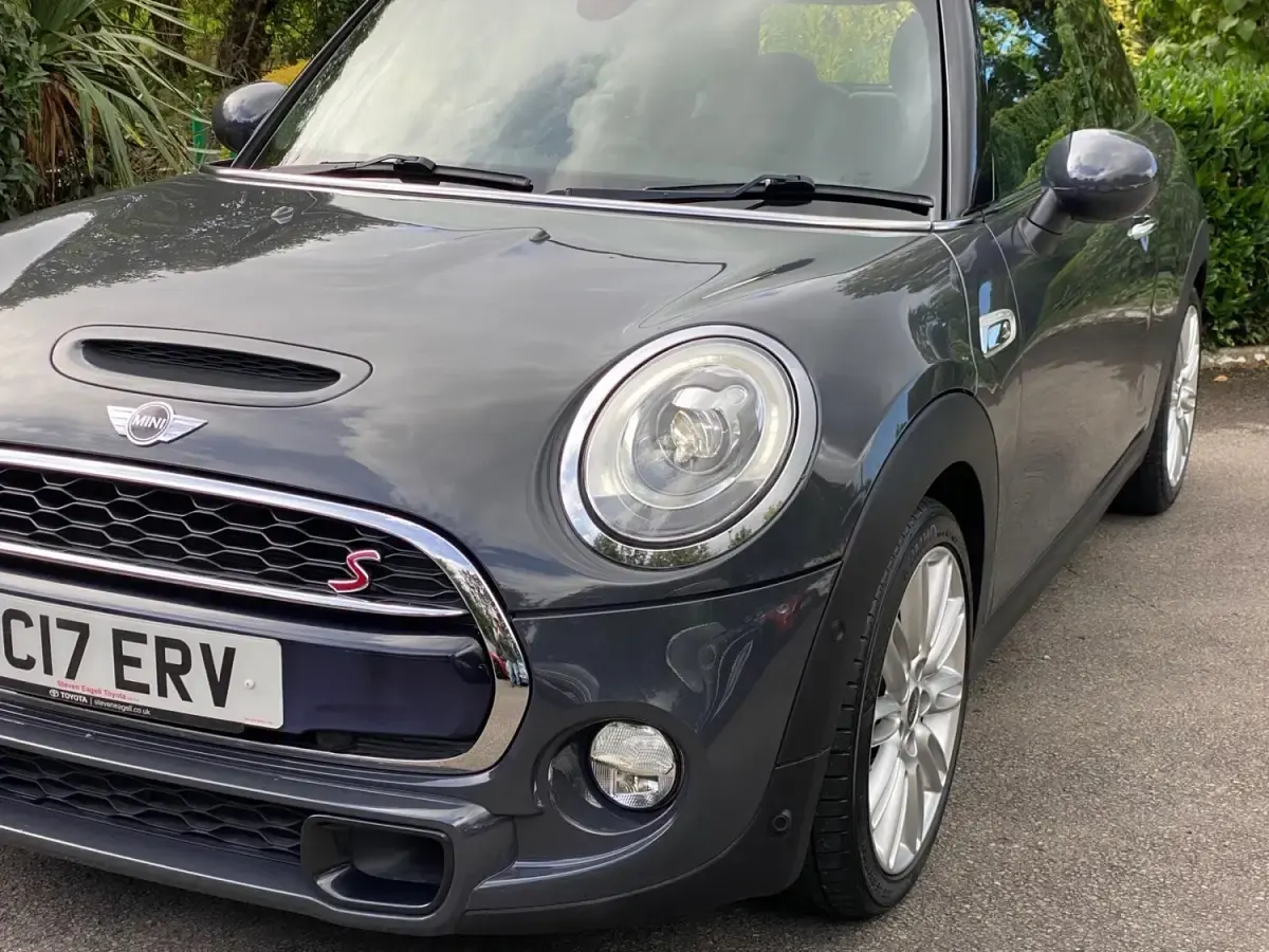 Usado Mini Cooper S Hatch 2017 Cinzento Citadino
