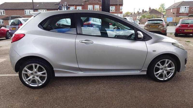 Used Mazda 2 Inclusive 103 HP (75 kW) 2009 Silver Hatchback