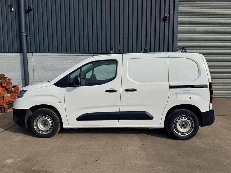 Usado Toyota Proace Active 120 HP (88 kW) 2021 Branco Monovolume