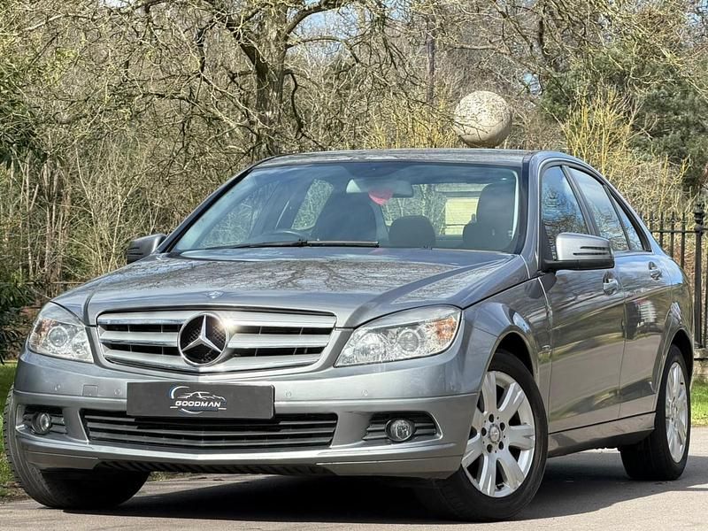 Used Mercedes C180 Executive 156 HP (114 kW) 2011 Silver Sedan